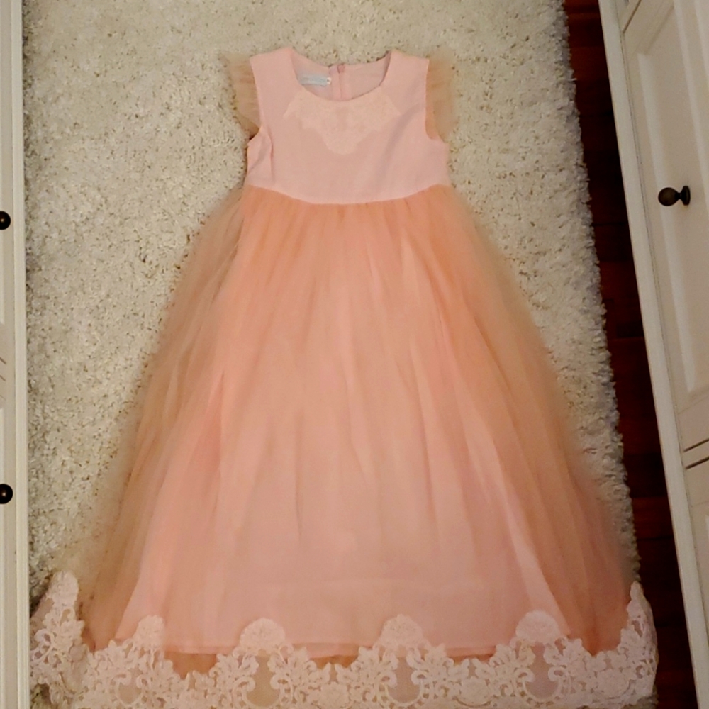 BEAUTIFUL LITTLE GIRLS JUST COUTURE DRESS.